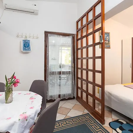 Apartament Vjeko *